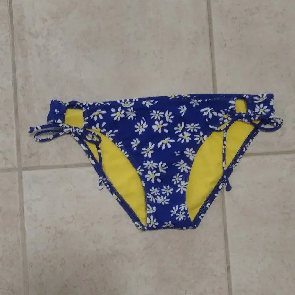 Arizona‎ Jeans Floral Bikini Bottoms